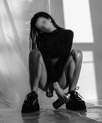 Экспрессивная красотка с шаловливыми глазками и обворожительной улыбкой поможет тебе расслабиться и забыть обо всем. Все твои мечты станут яркой реальностью в моих объятиях. 9404, 25 лет